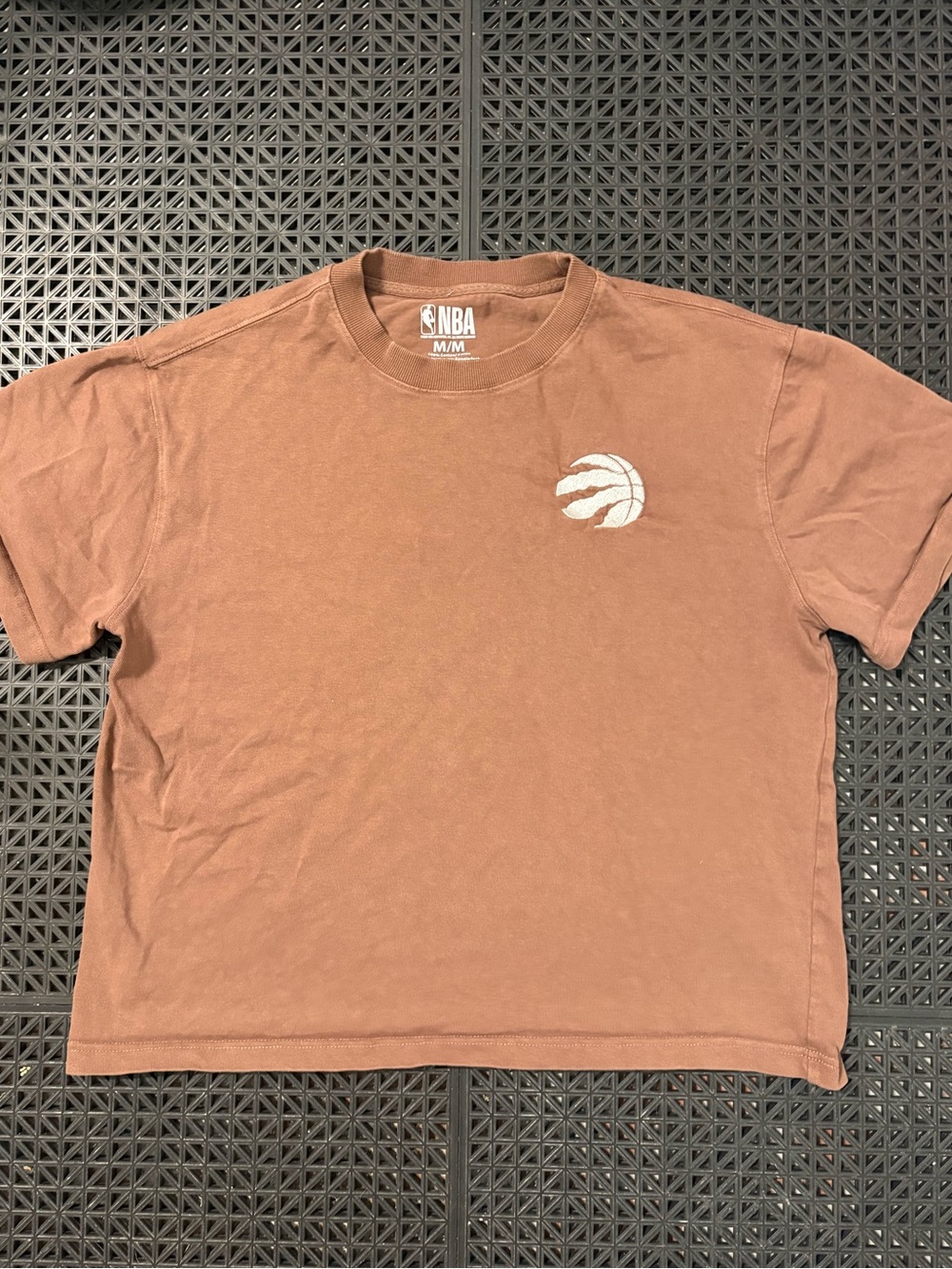 NBA Short-Sleeve Crewneck T-Shirt in Brown with White Toronto Raptors Logo